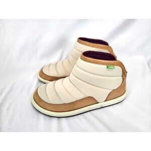 Sanuk Puff N Chill Puffer Boots Size 11 Quilted Ankle Booties Tan